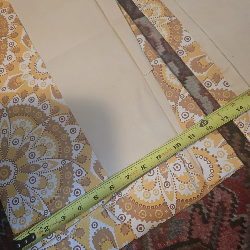 Vintage 70s Floral‎ Medallion Wallpaper Gold Brown 2 Pics Folded Over Craft Lot